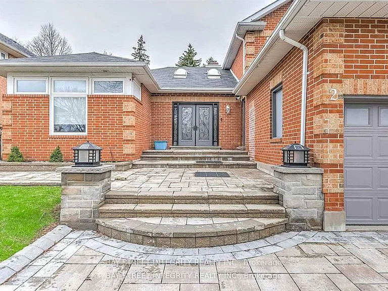 2 Lonsdale Ct — Photo 2