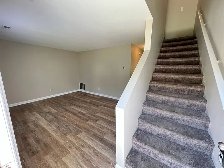1410B Cherrycrest Dr #B — Photo 6