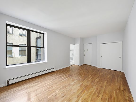 5th image of 153 E 165th St #4D