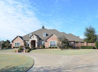 209 S Olde Bridge Rd, Moore, OK 73160