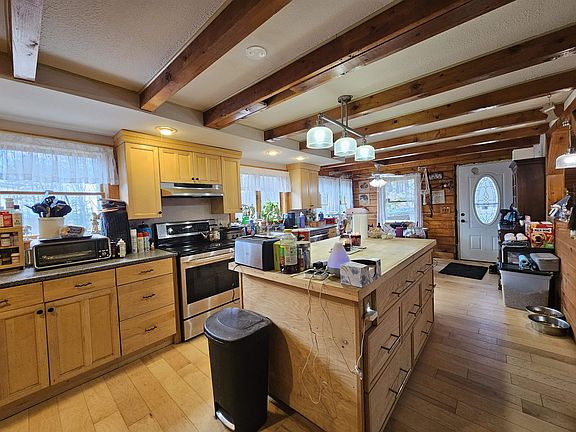 5th image of 304 Bean Hill Road