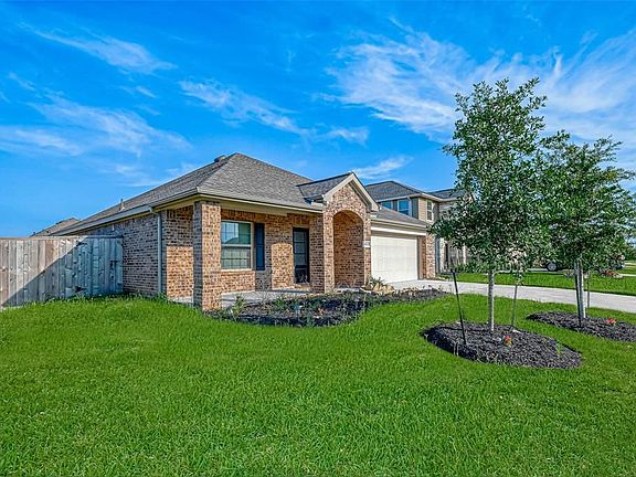 3rd image of 3803 Rock Ledge Dr