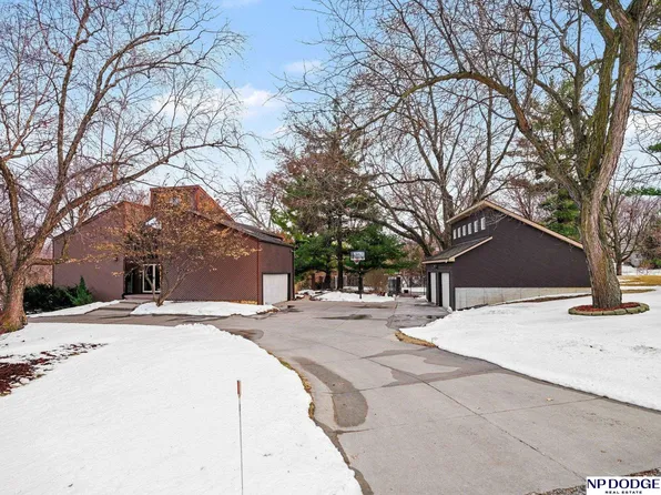 21025 Timberlane Dr, Elkhorn, NE 68022