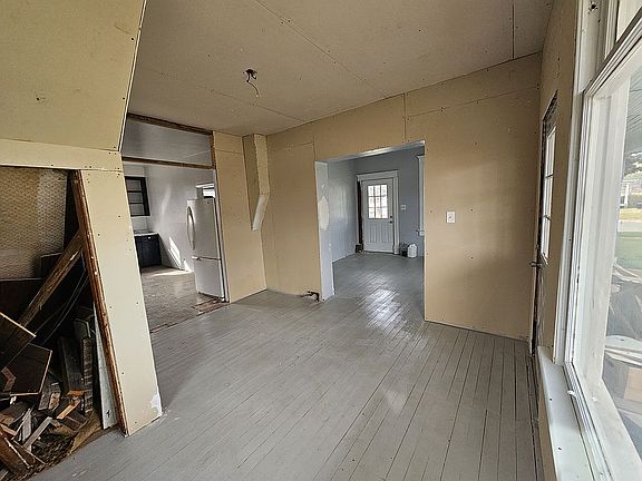 5th image of 2804 Avenue F
