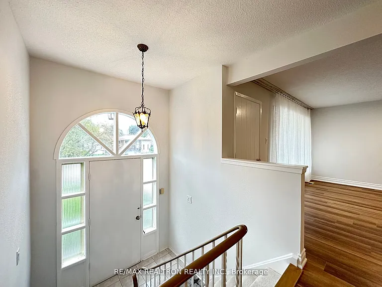 129 Sexton Cres #MAIN — Photo 9