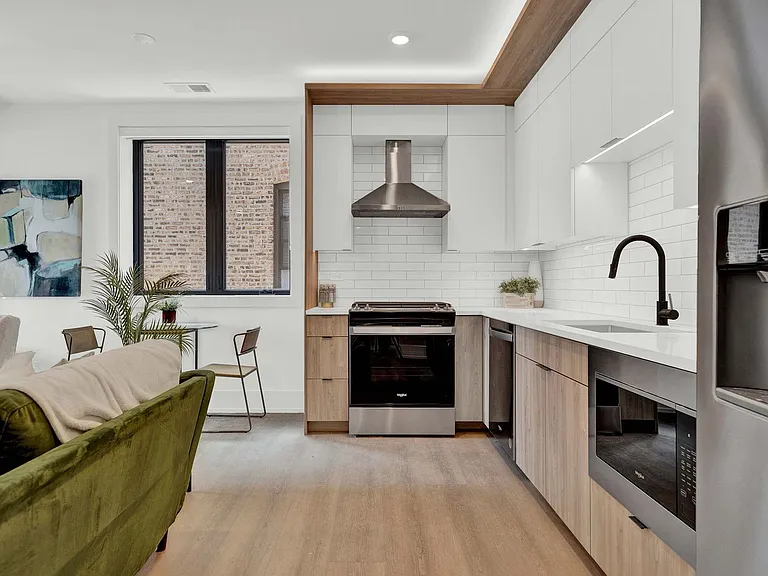 1613 W Belmont Ave, Chicago, IL — Photo 37