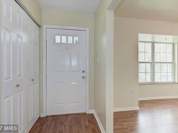 4th image of 165 Meadows Ln NE