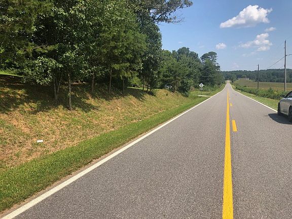 4th image of 1144 Pipers Gap Rd