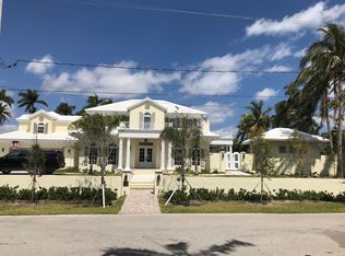 1045 N Southlake Dr, Hollywood, FL 33019