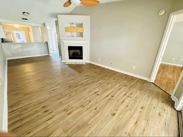 4160 Mission Trace Blvd — Photo 10