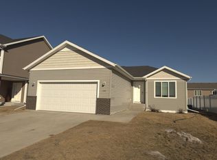 1114 46th Ave S, Moorhead, MN 56560