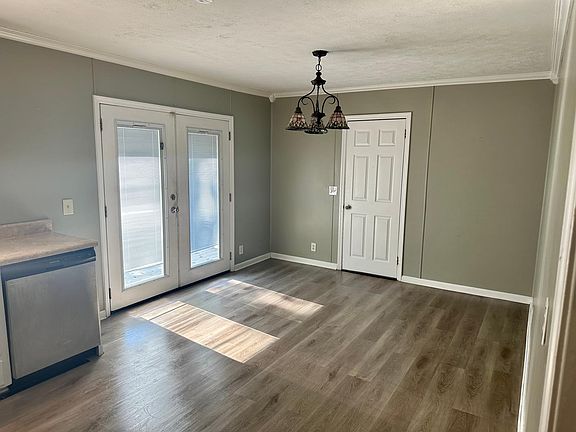 4th image of 3330 Ironwood Dr