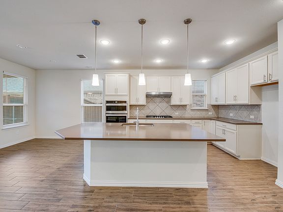 4th image of 3712 Hawsbrook Ln