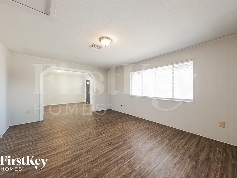 7232 W Brown St — Photo 9