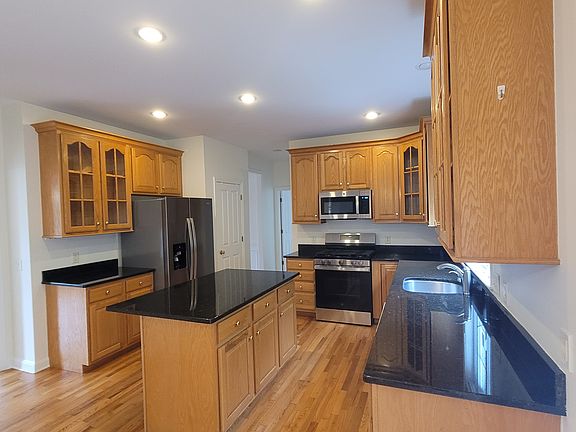 3rd image of 14 Aldrich Way