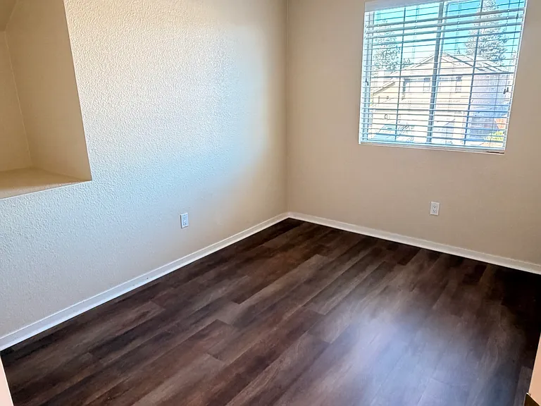 961 Celestine Cir — Photo 25