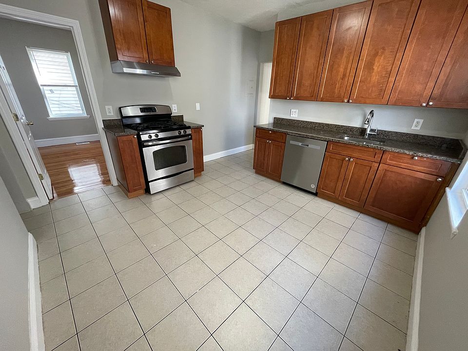 1st image of 33 Dunlap St #1