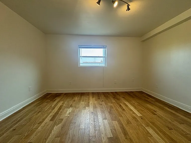 7528 Penn Avenue — Photo 15