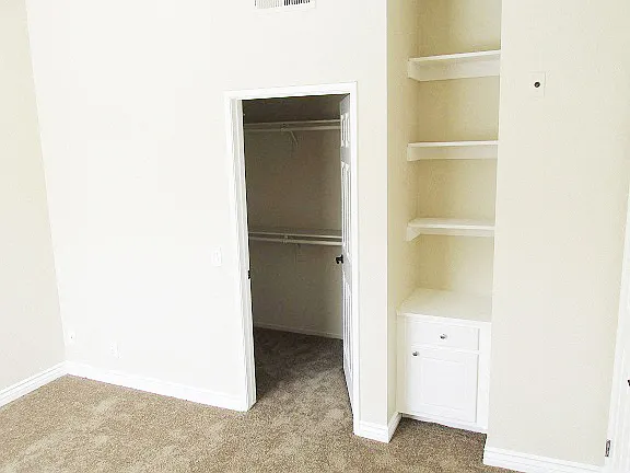 The Oaks Apartments — Photo 16