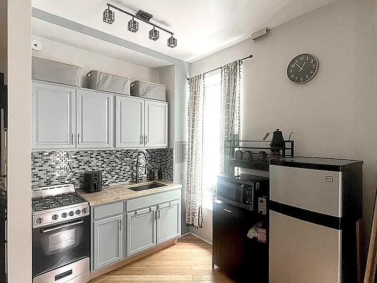 14 Christopher St #2 — Photo 4
