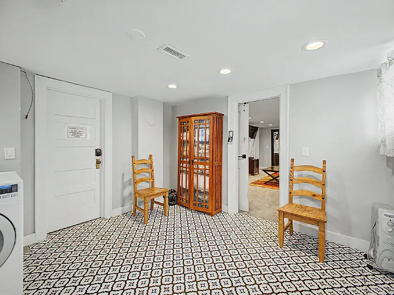 1156 S Downing St — Photo 19