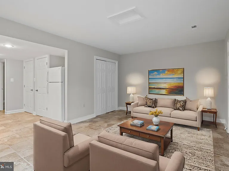 101 Roberts Ct — Photo 30