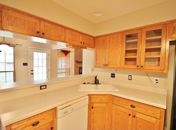 5th image of 1141 Camellia Ln