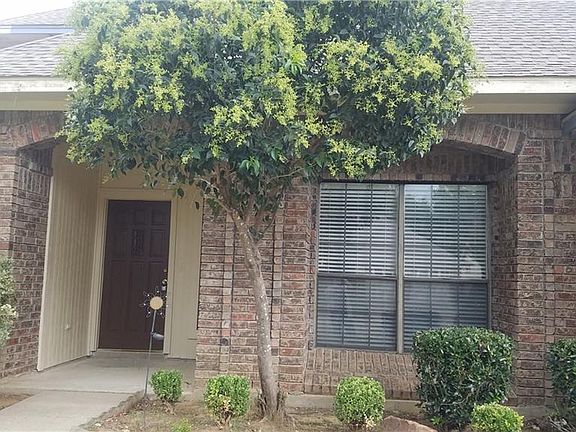 2nd image of 4007 Bradley Ln