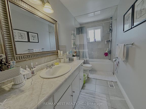 5th image of 516 Harris Ct