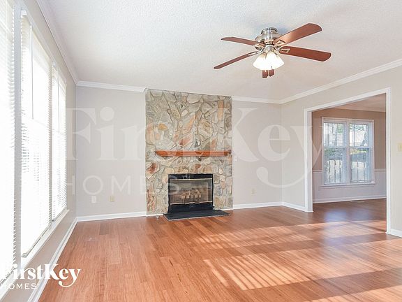 3rd image of 4706 Pine Hollow Ln