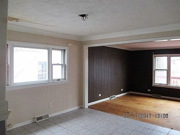 5th image of 3103 Commercial Ave
