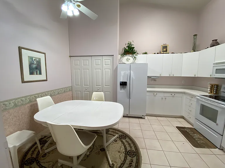 1704 Edgewater Ln — Photo 6