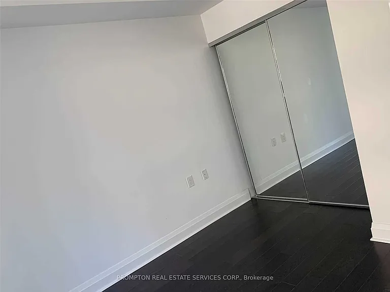 1080 Bay St #1111 — Photo 11
