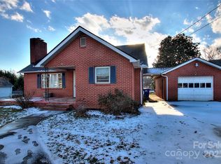 65 Snow Hill Church Rd, Candler, NC 28715