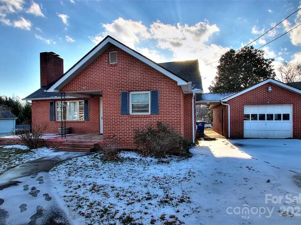 65 Snow Hill Church Rd, Candler, NC 28715