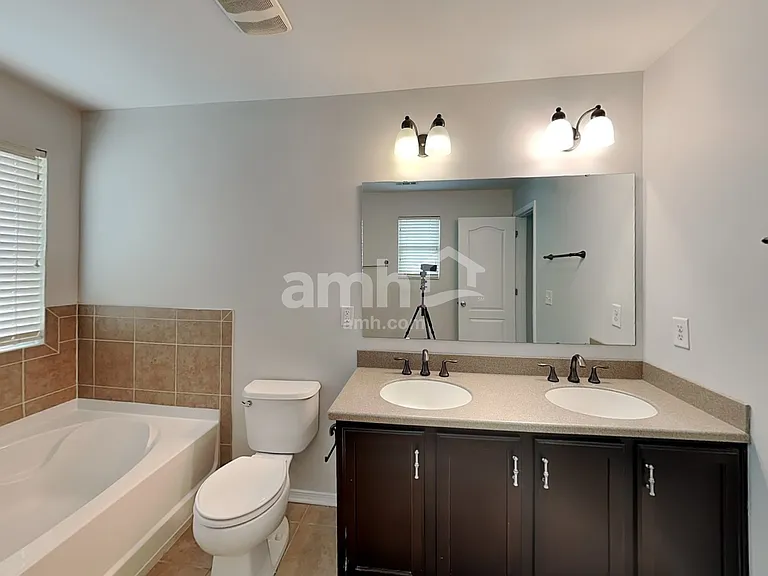 4317 Overbecks Ln — Photo 13