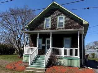 39 Hope St, Acushnet, MA 02743