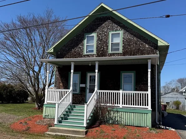 39 Hope St, Acushnet, MA 02743