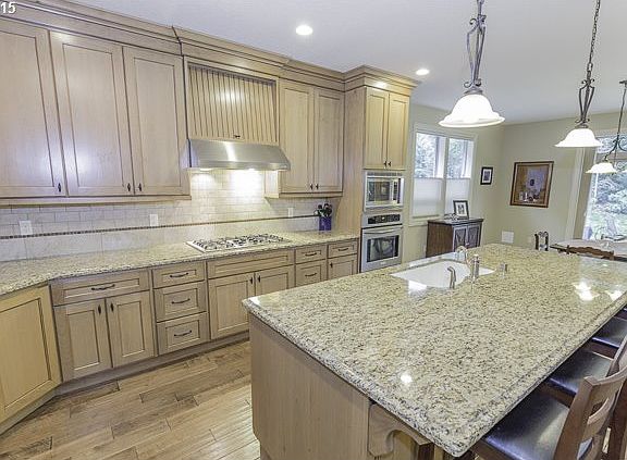 5th image of 10803 NE 29th Ct