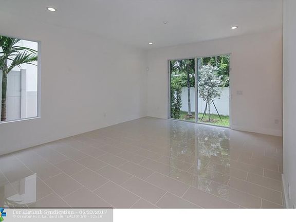 3rd image of 1622 NE 5th St #1622
