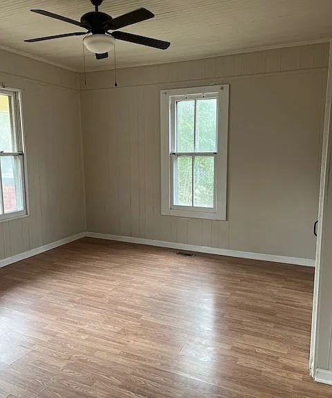110 Wolverine St SE — Photo 2