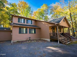 33 Delbert Dr, Gouldsboro, PA 18424