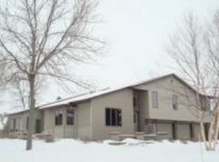 2256 Northridge Dr, North Mankato, MN 56003