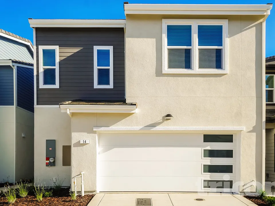 14 Adella Pl