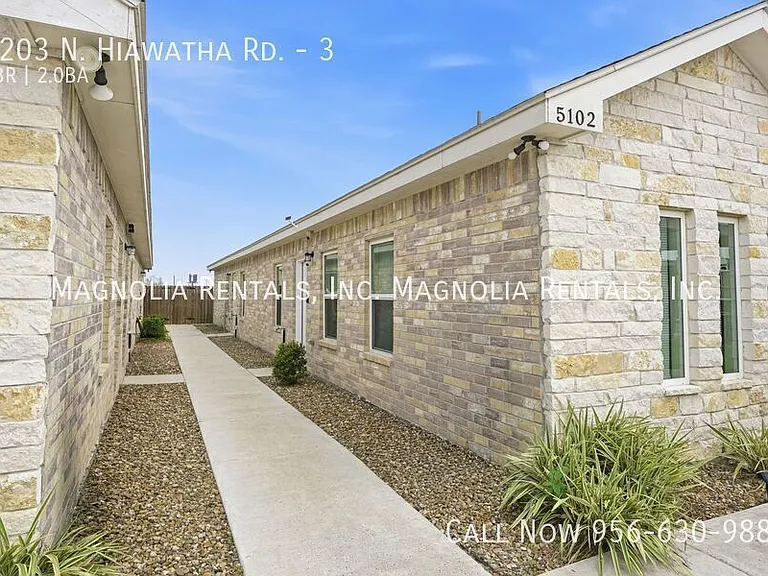 5203 N Hiawatha Dr #3 — Photo 2