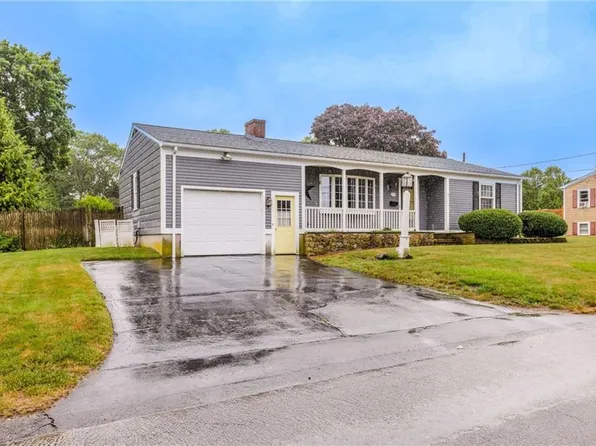 153 Russell Dr, Tiverton, RI 02878