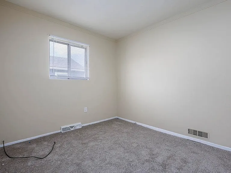 25539 Packard St — Photo 22