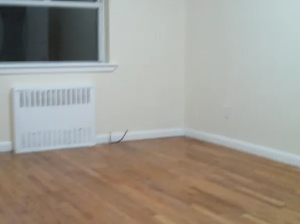 3127 73rd St, East Elmhurst, NY 11370