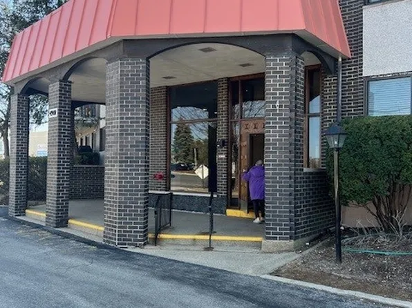 4901 Golf Rd APT 405, Skokie, IL 60077