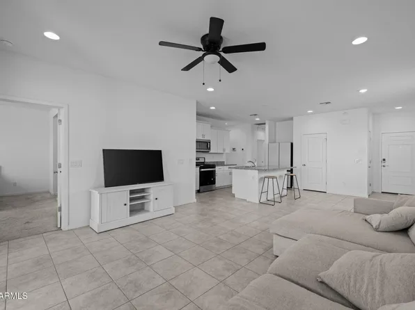 36987 N SIDEWINDER Drive, San Tan Valley, AZ 85140